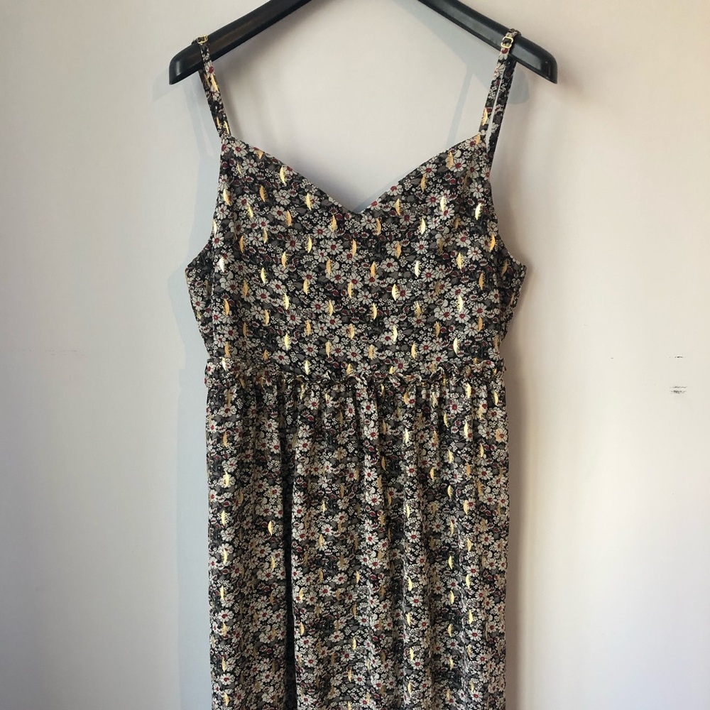Floral backless dress with gold detail